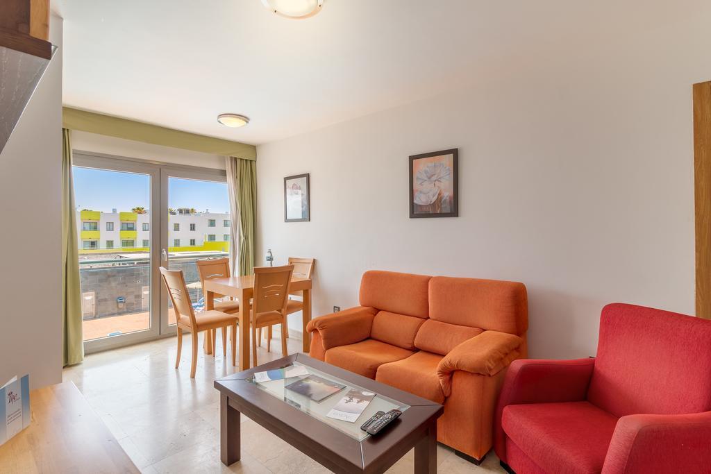 Hotel Livvo Corralejo Beach Exterior photo